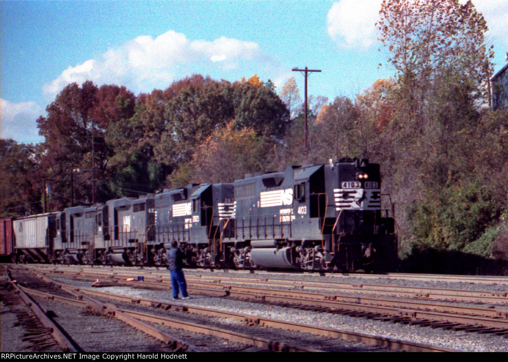 NS 4103 leads another GP38 and a pair of GP30's into Glenwood Yard